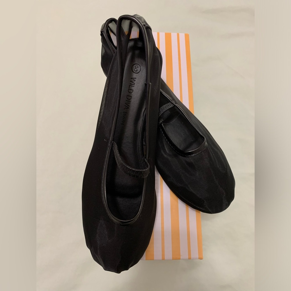 NWT Wild Diva CARDEE-04 flats